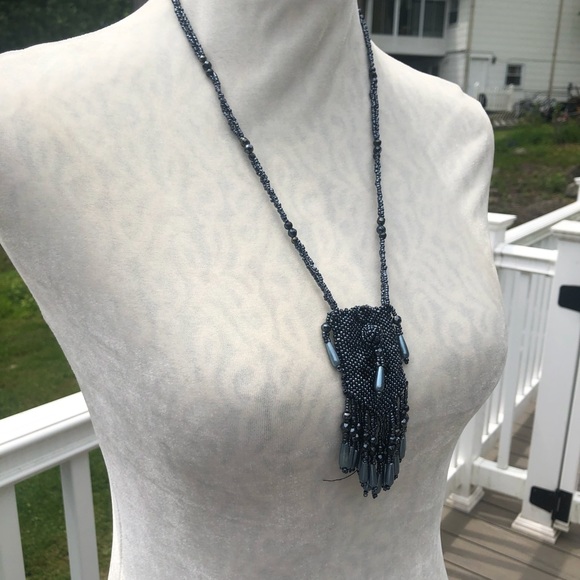 Beaded necklace pouch - Picture 2 of 10